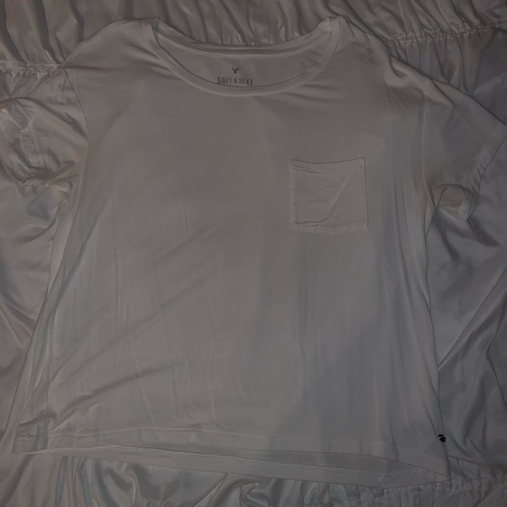 White American Eagle T-shirt